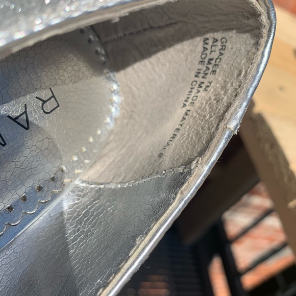 Silver heels - Picture 3 of 4